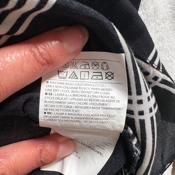 Old Navy Womens Black & White Button Up Plaid Long Sleeve V-Neck Blouse XL - Picture 7 of 15